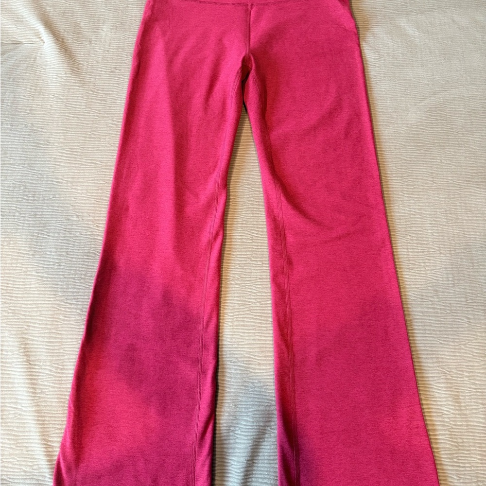 Beyond Yoga Fuchsia Leggings